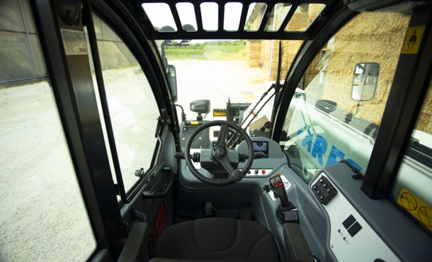 faresin-sollevatore-Full-electric-cabina